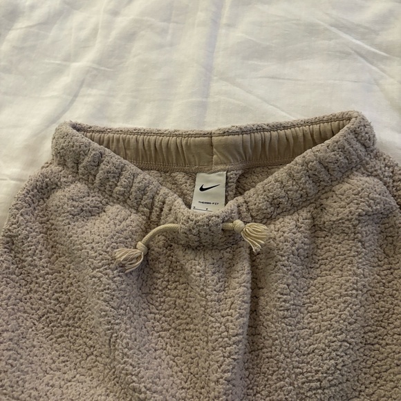 Nike Sherpa Therma-FIT Women's Training Pants - Picture 3 of 4